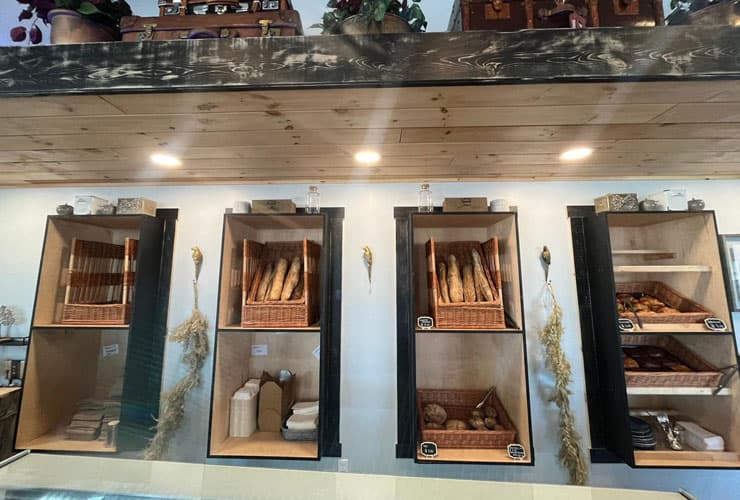 Explore the various breads famous in Paris